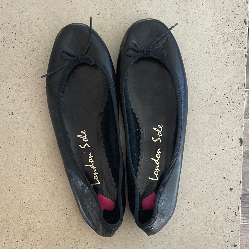 London Sole Classic Black Leather Flats